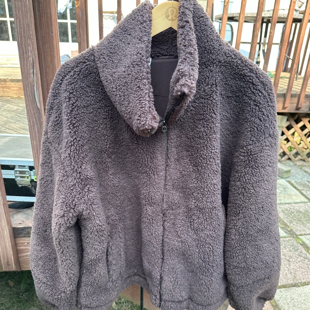 EUC lululemon full zip sherpa funnel neck- oversized sz12